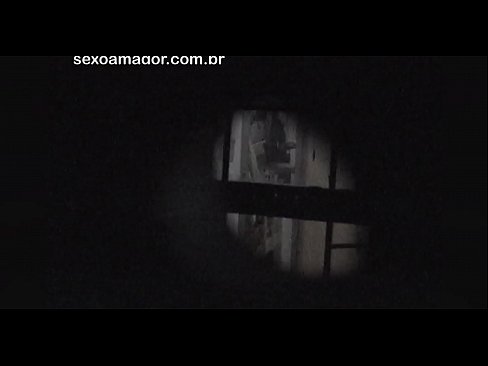 ❤️ Blondie dirakam video secara rahsia oleh intip kawasan kejiranan yang tersembunyi di sebalik batu bata kosong ❌ Video lucah pada ms.porngifmag-com.ru ❌️❤